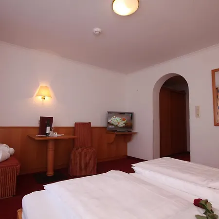 Inn Gast- Und Christler *