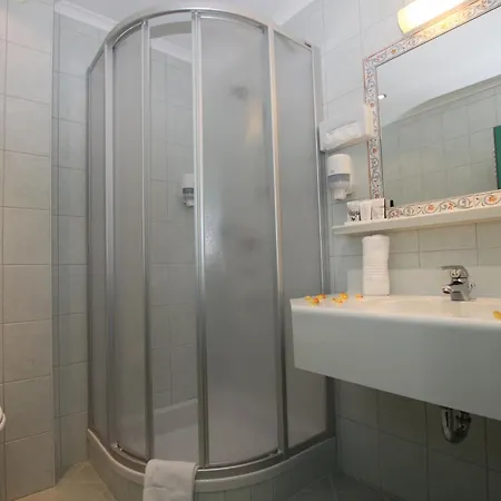 Gast- Und Christler *