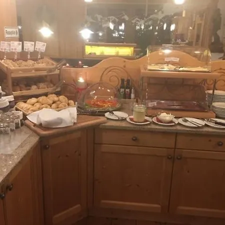 Gast- Und Christler *