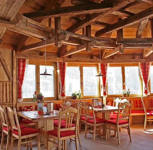 Gast- Und Christler Tux