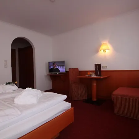 Gast- Und Christler Tux