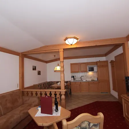 Gast- Und Christler Fogadó Tux