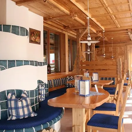 Gast- Und Christler Tux